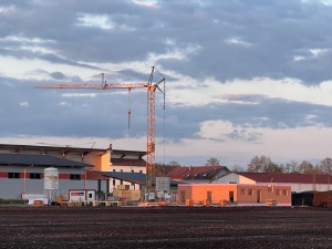 Neuer Gewerbebau in Wiedergeltingen - Wohnhaus mit Büro und Ausstellung im Bau